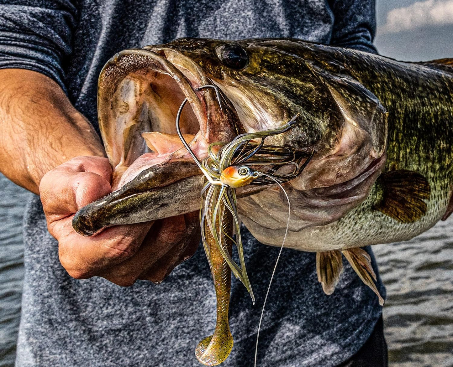6th Sense – Axle Swinging Swim Jig – Weedless Swing Hook Jig – Bass Fishing – EWG Screw Lock